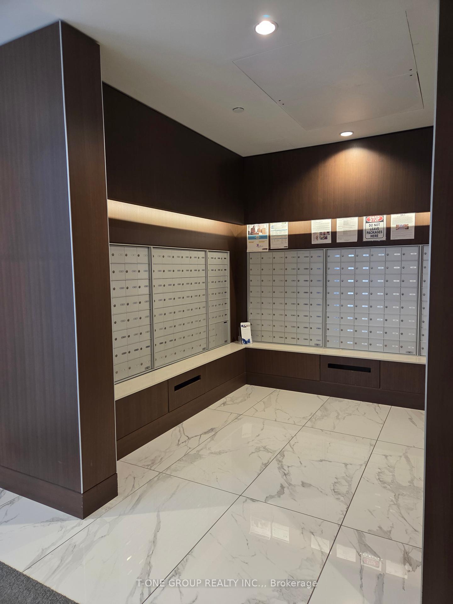 2 Bedrooms Condo at 95 Mcmahon, Toronto For sale