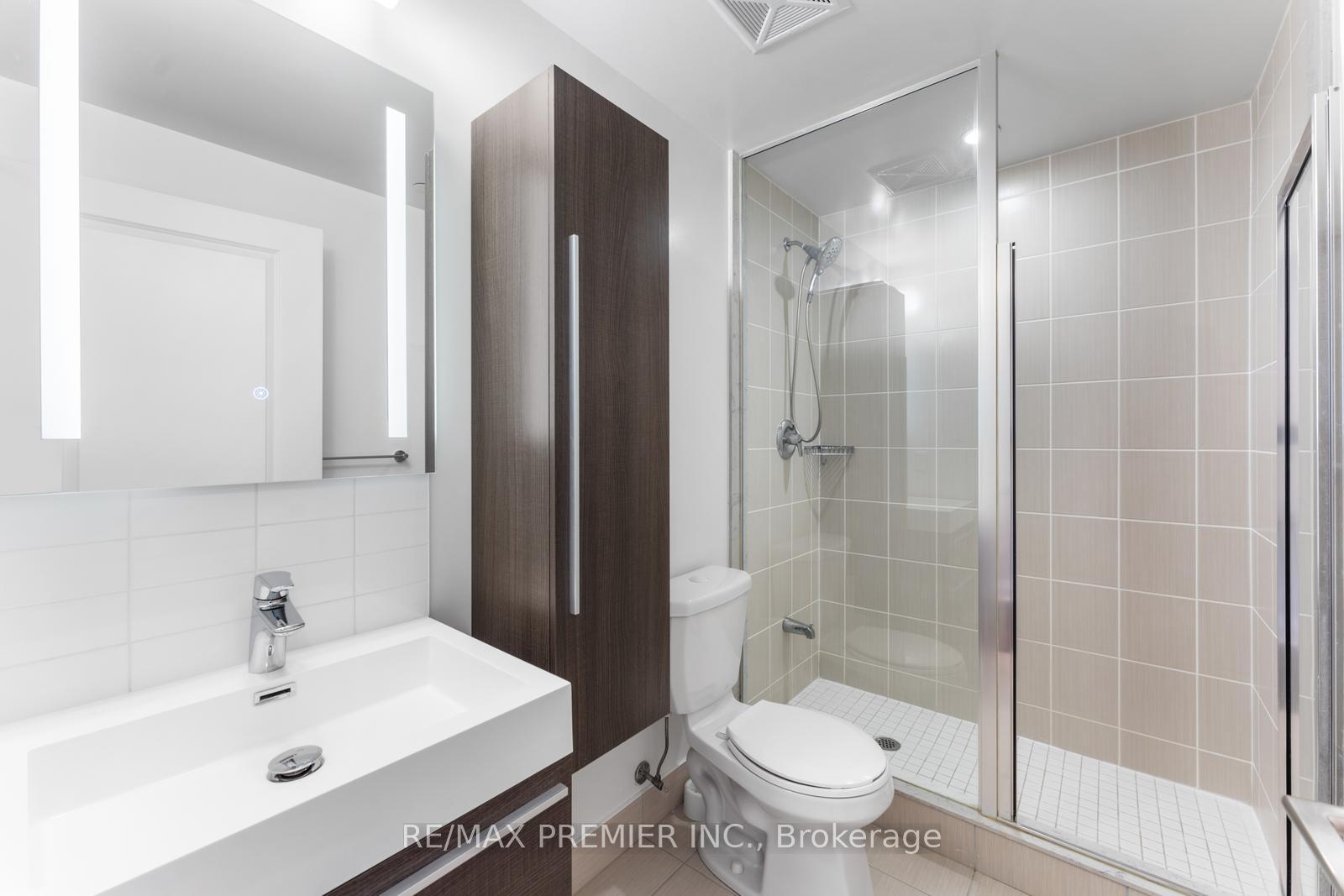 2 Bedrooms Condo at 15 Zorra,  Toronto For sale