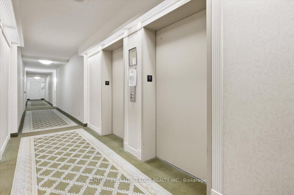 3 Bedrooms Condo at 131 TORRESDALE,  Toronto For sale