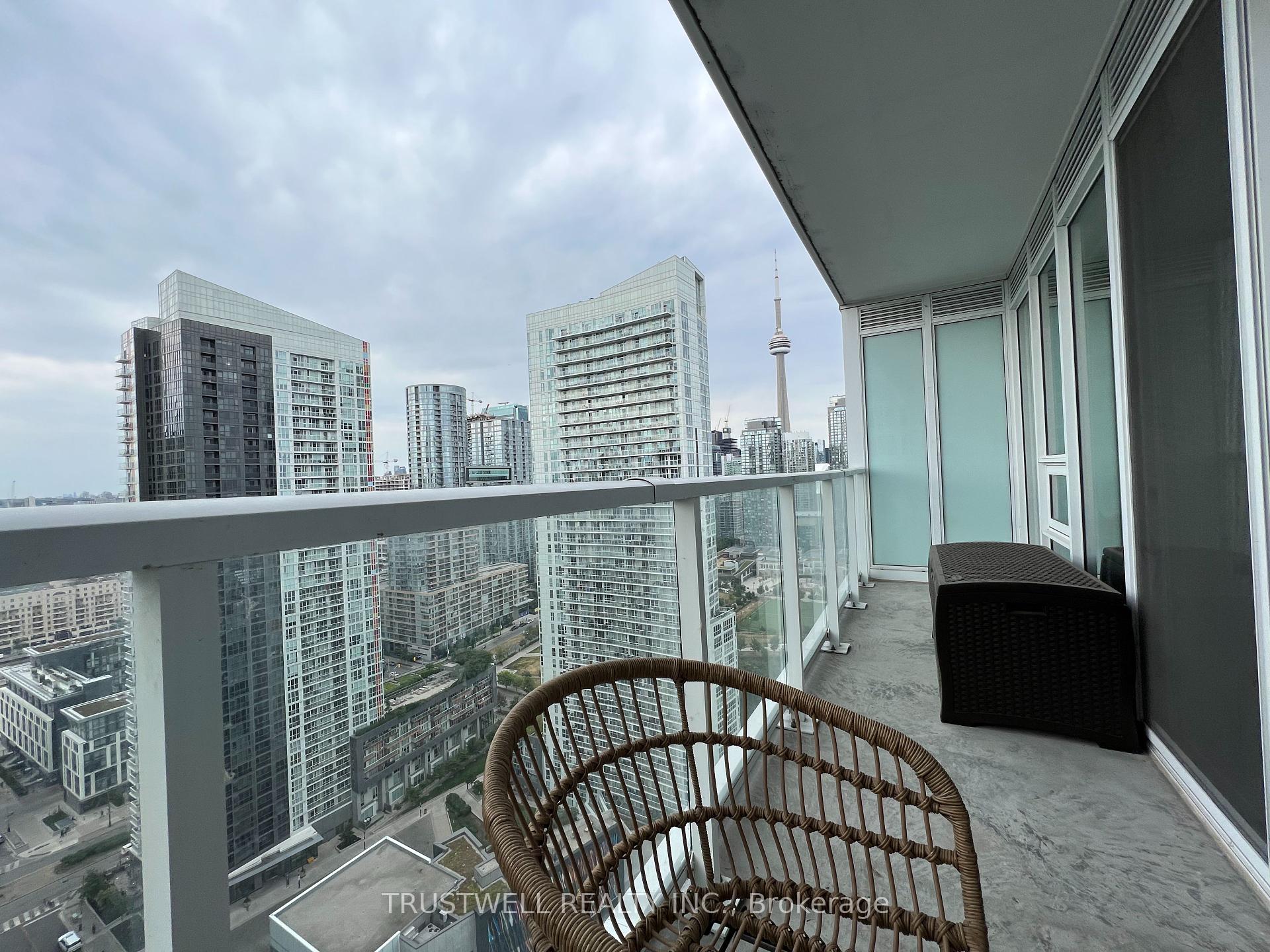 1 Bedroom Condo at 17 Bathurst, Toronto For sale