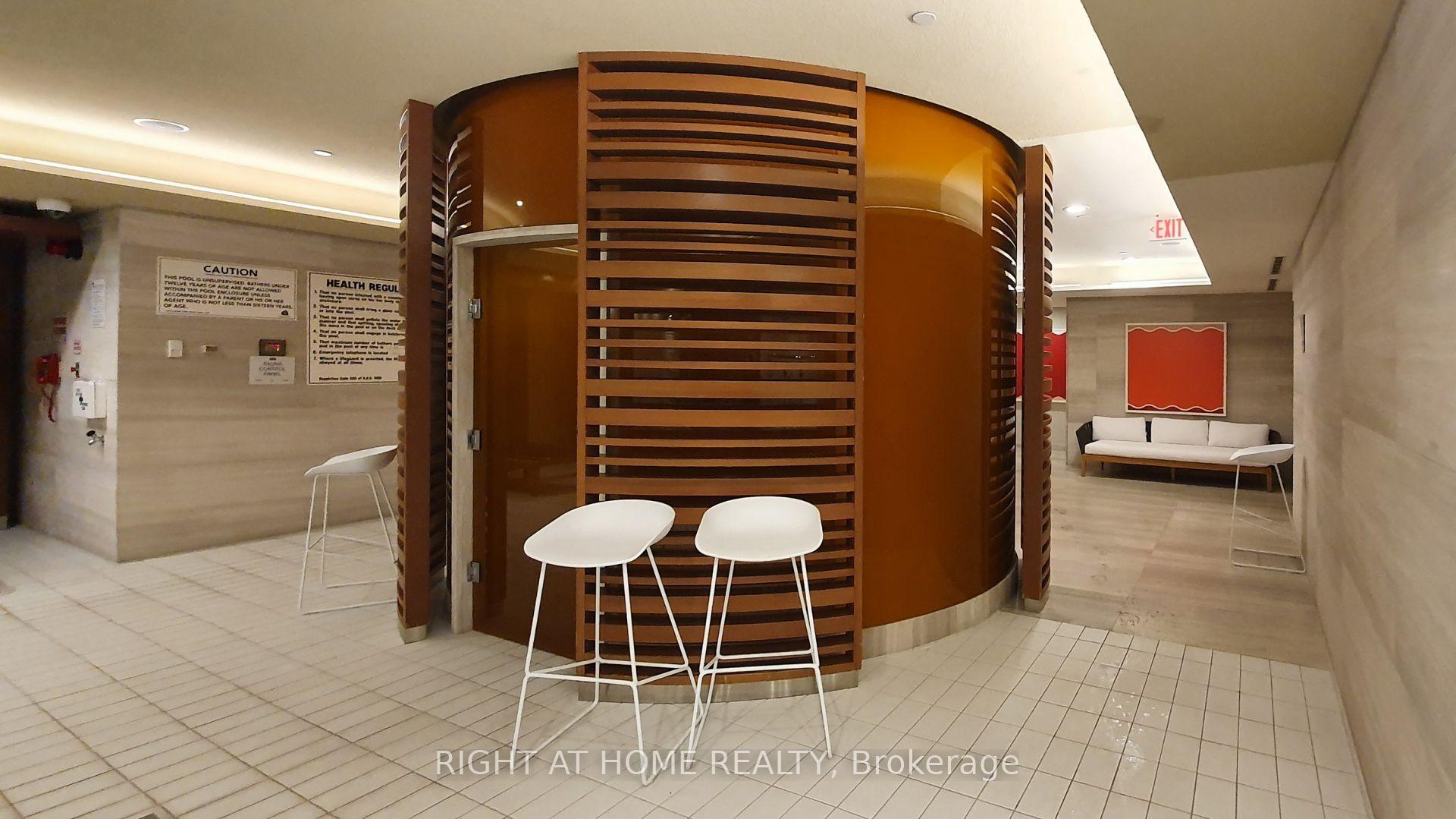 2 Bedrooms Condo at 15 Queens, Toronto For sale