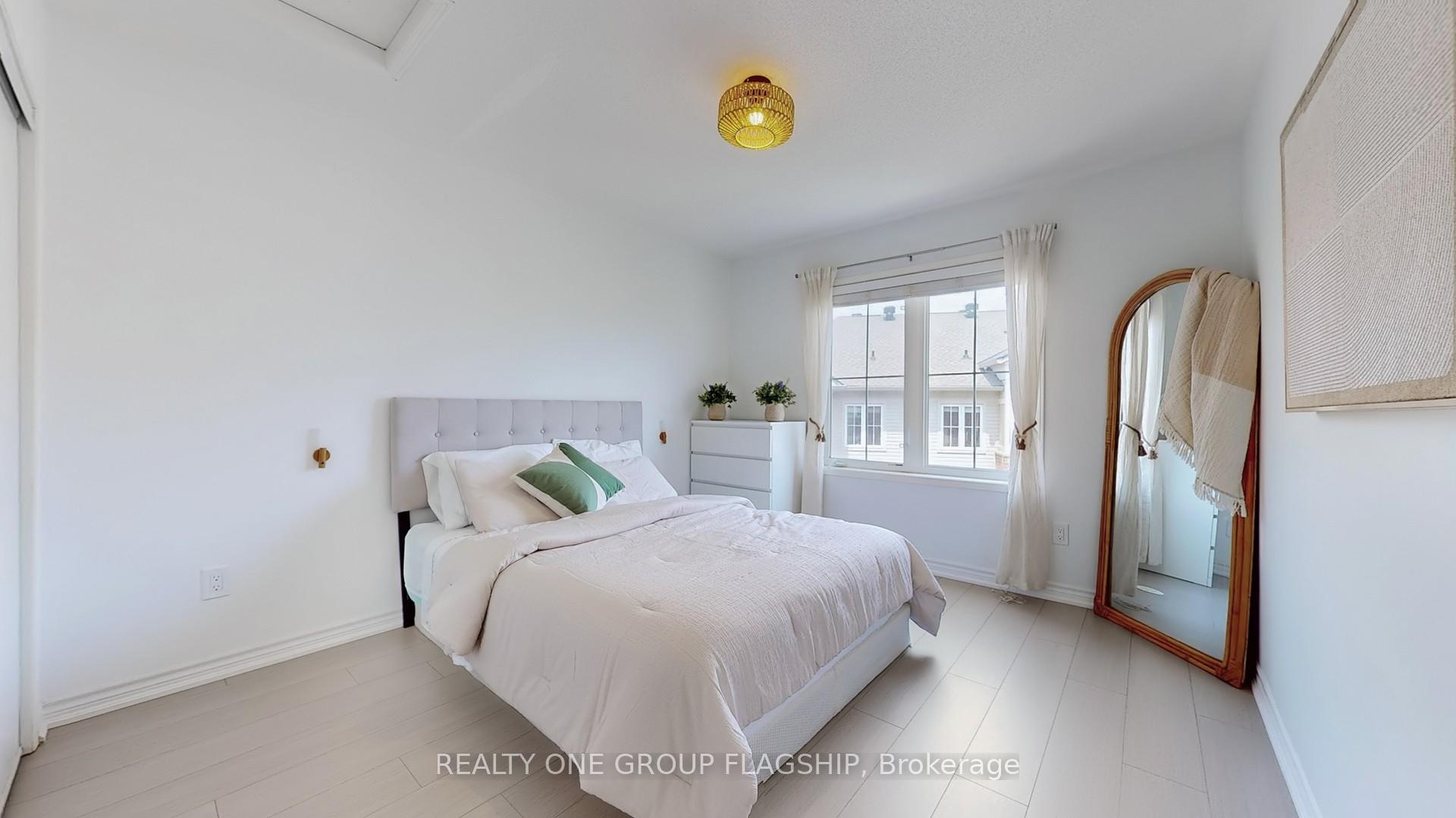 2 Bedrooms Condo at 2557 Sixth, Oakville For sale