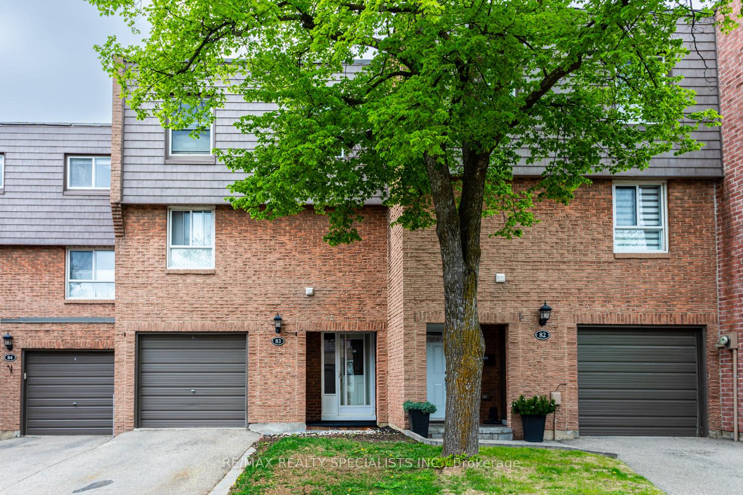 5 Bedrooms Condo at 405 Hyacinthe, Mississauga For sale
