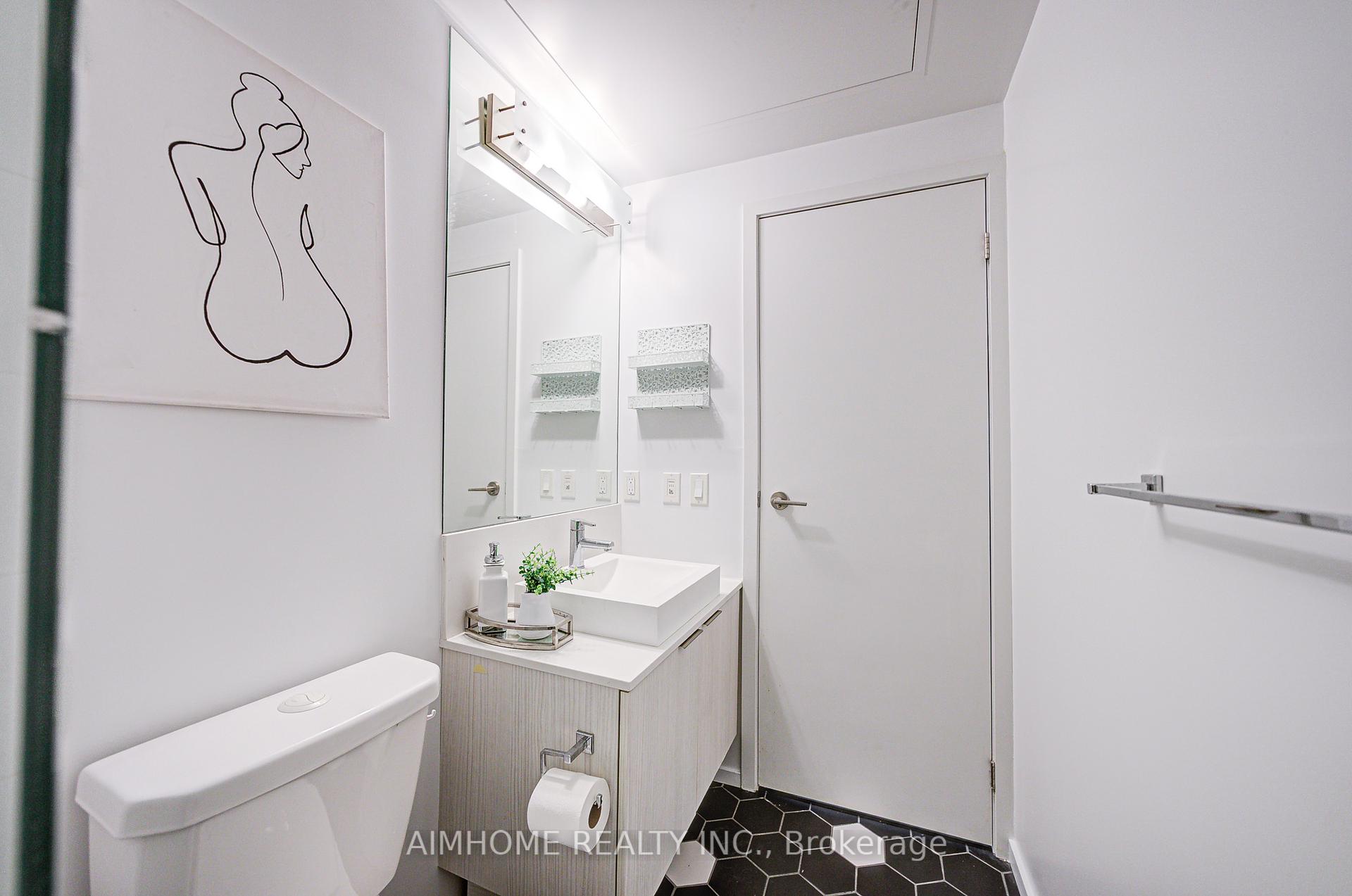 2 Bedrooms Condo at 68 Shuter, Toronto For sale