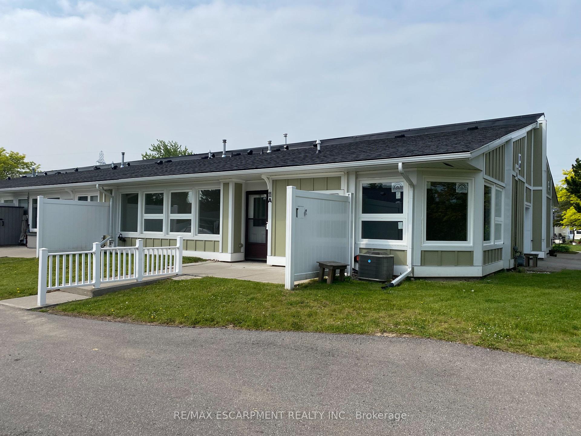 2 Bedrooms Condo at 11A Father Biro, Hamilton For sale