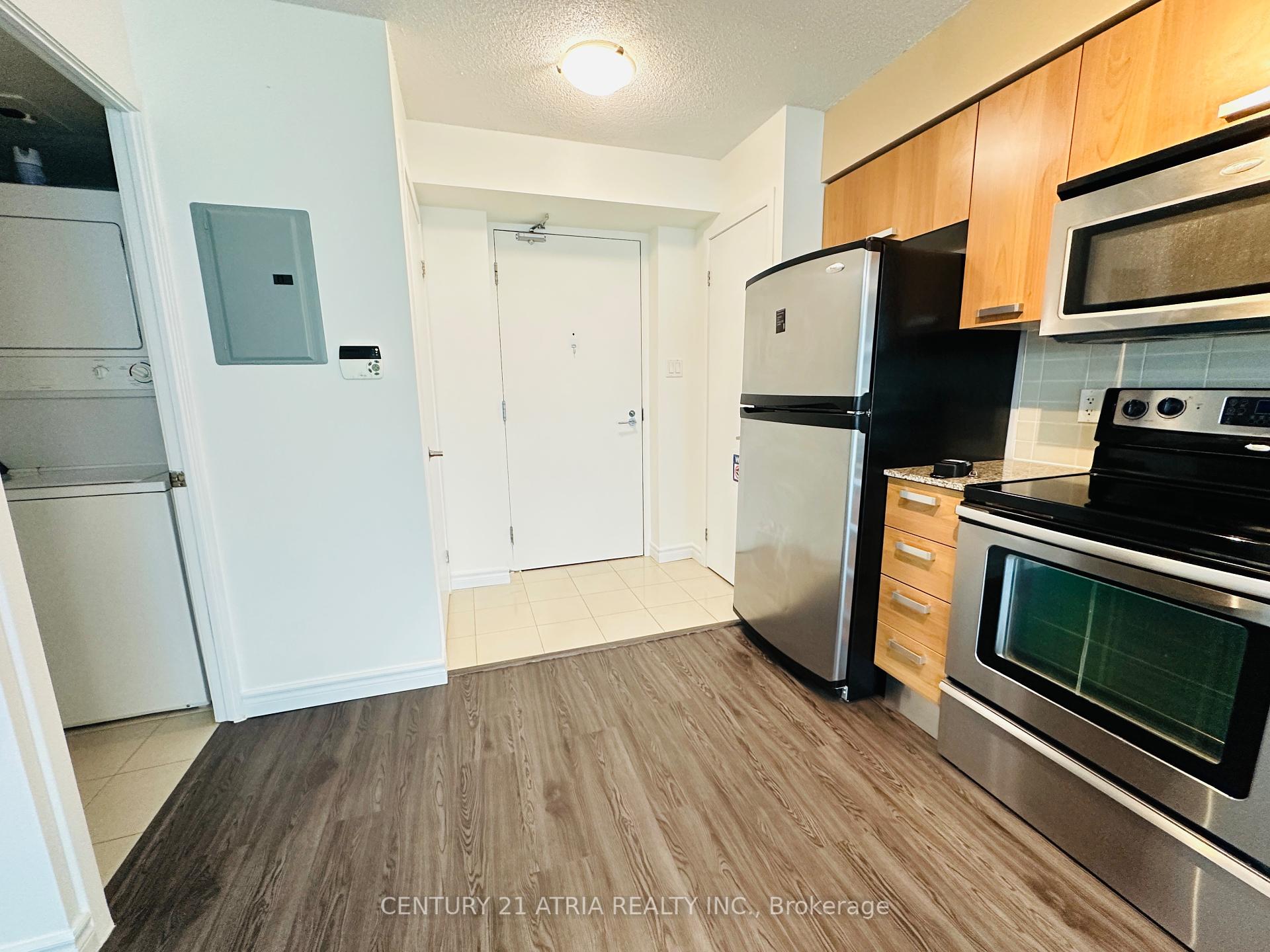 2 Bedrooms Condo at 37 Grosvenor,  Toronto For sale