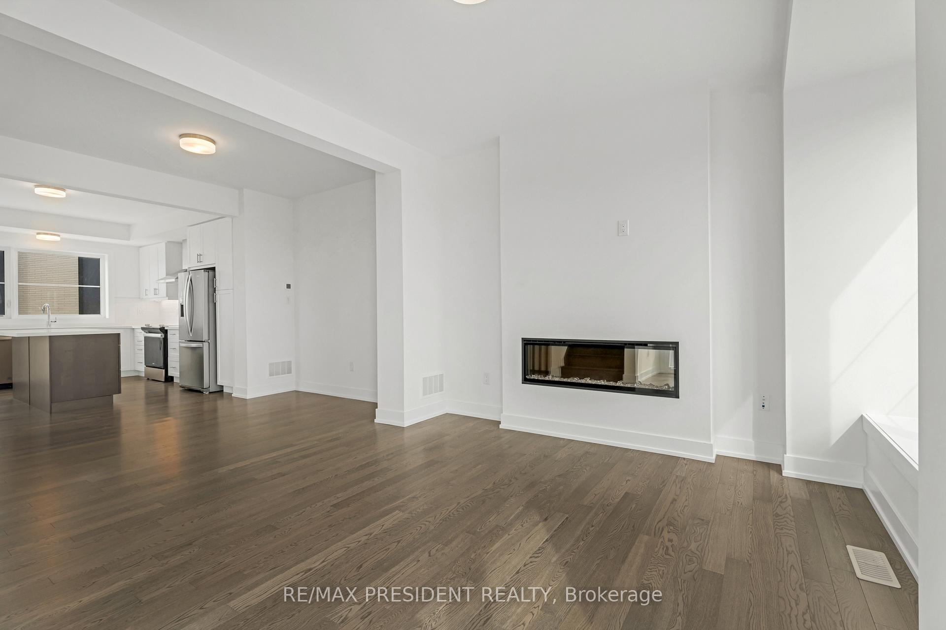 3 Bedrooms Condo at 2273 Turnberry, Burlington For sale
