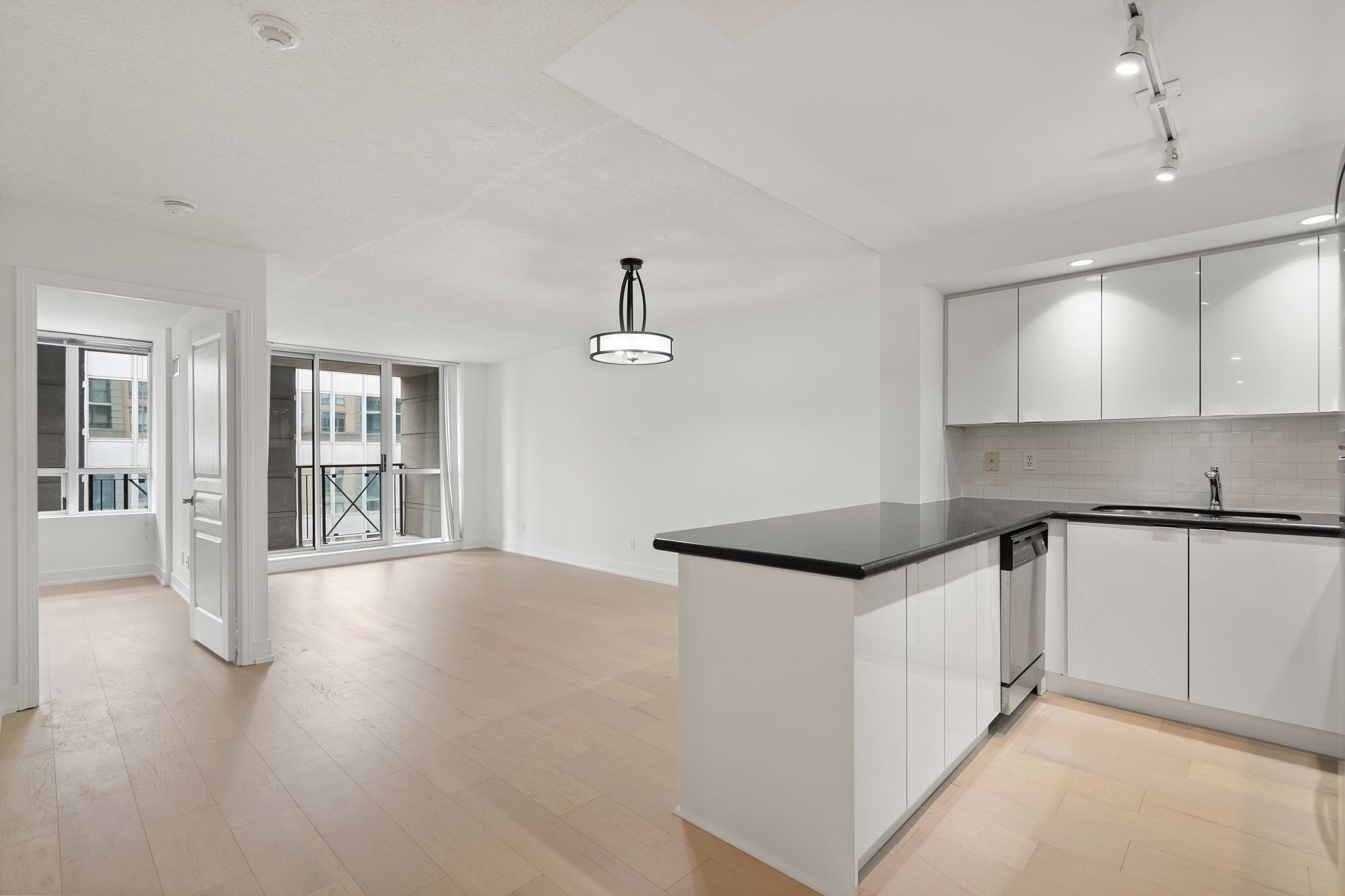 140 Simcoe Street 1412
