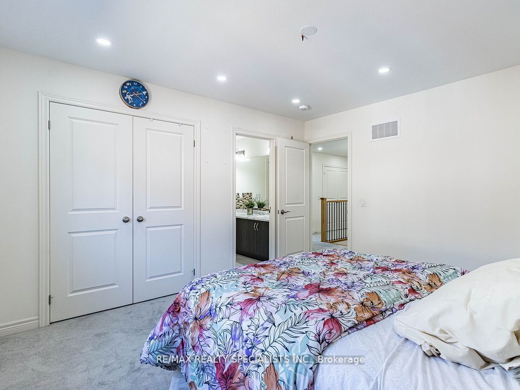 11 Elverton Crescent