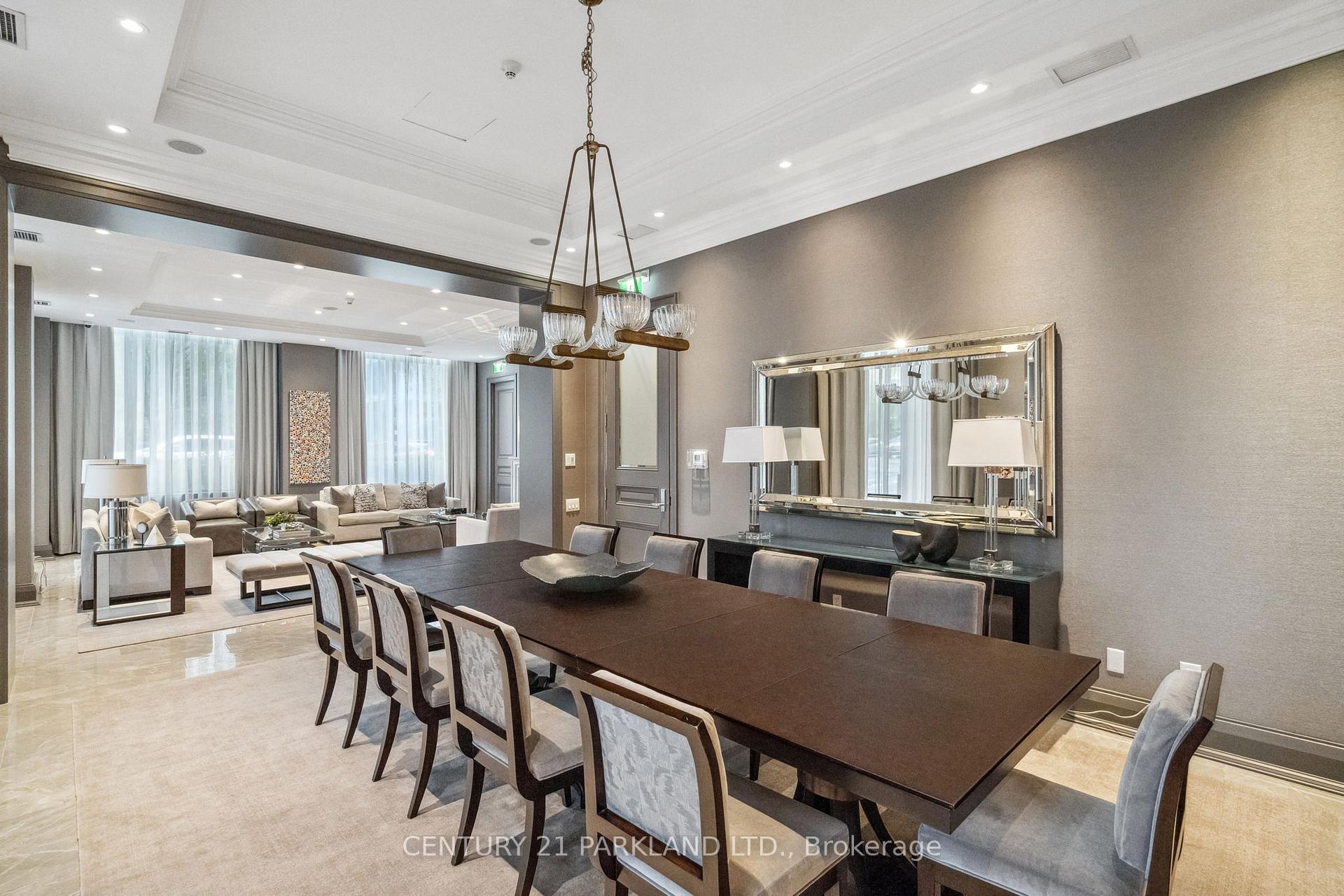 2 Bedrooms Condo at 155 St Clair, Toronto For sale