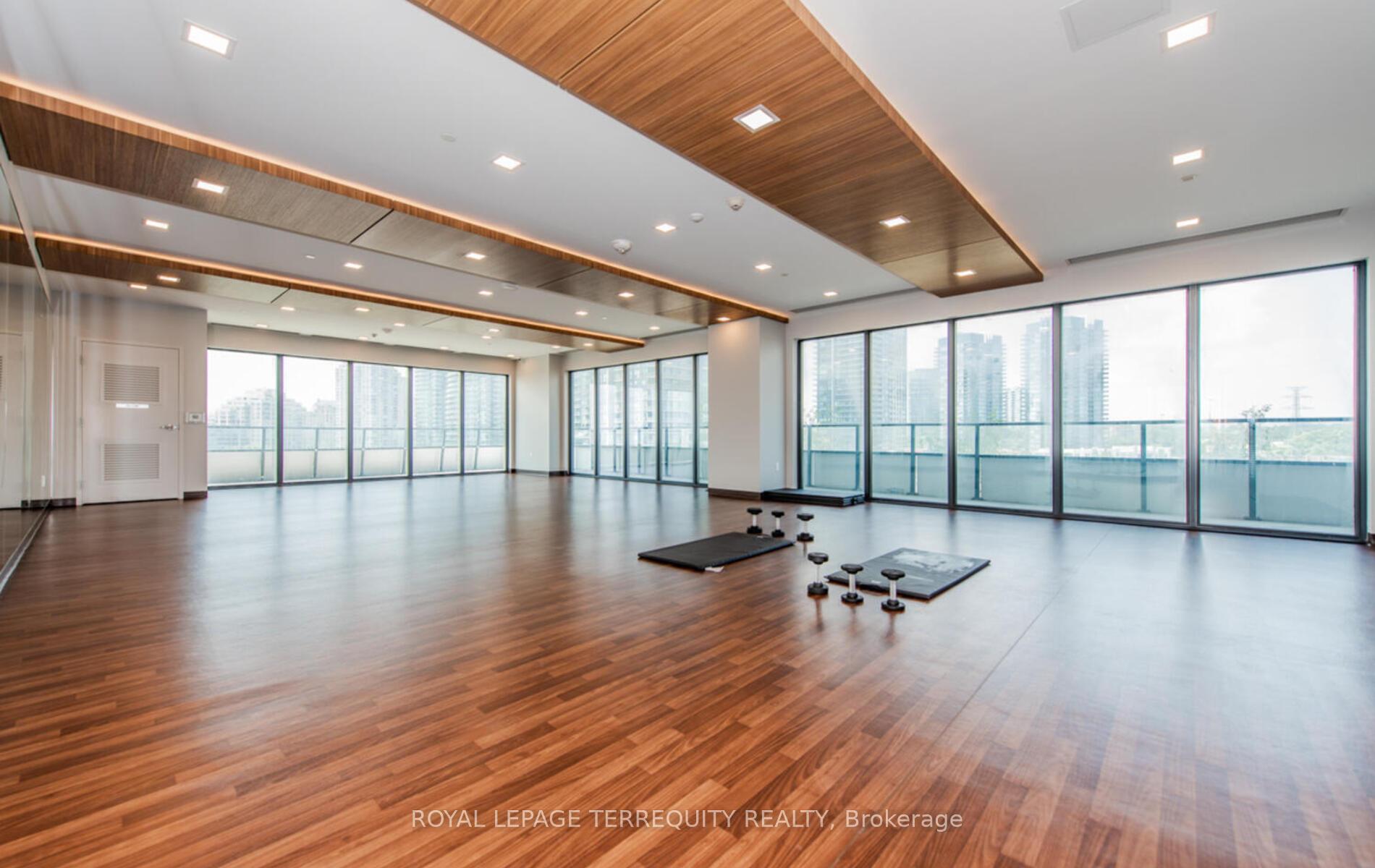 2 Bedrooms Condo at 30 Shore Breeze,  Toronto For sale