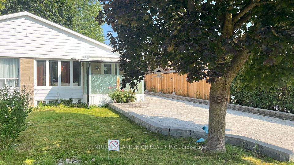 215 Browndale Crescent