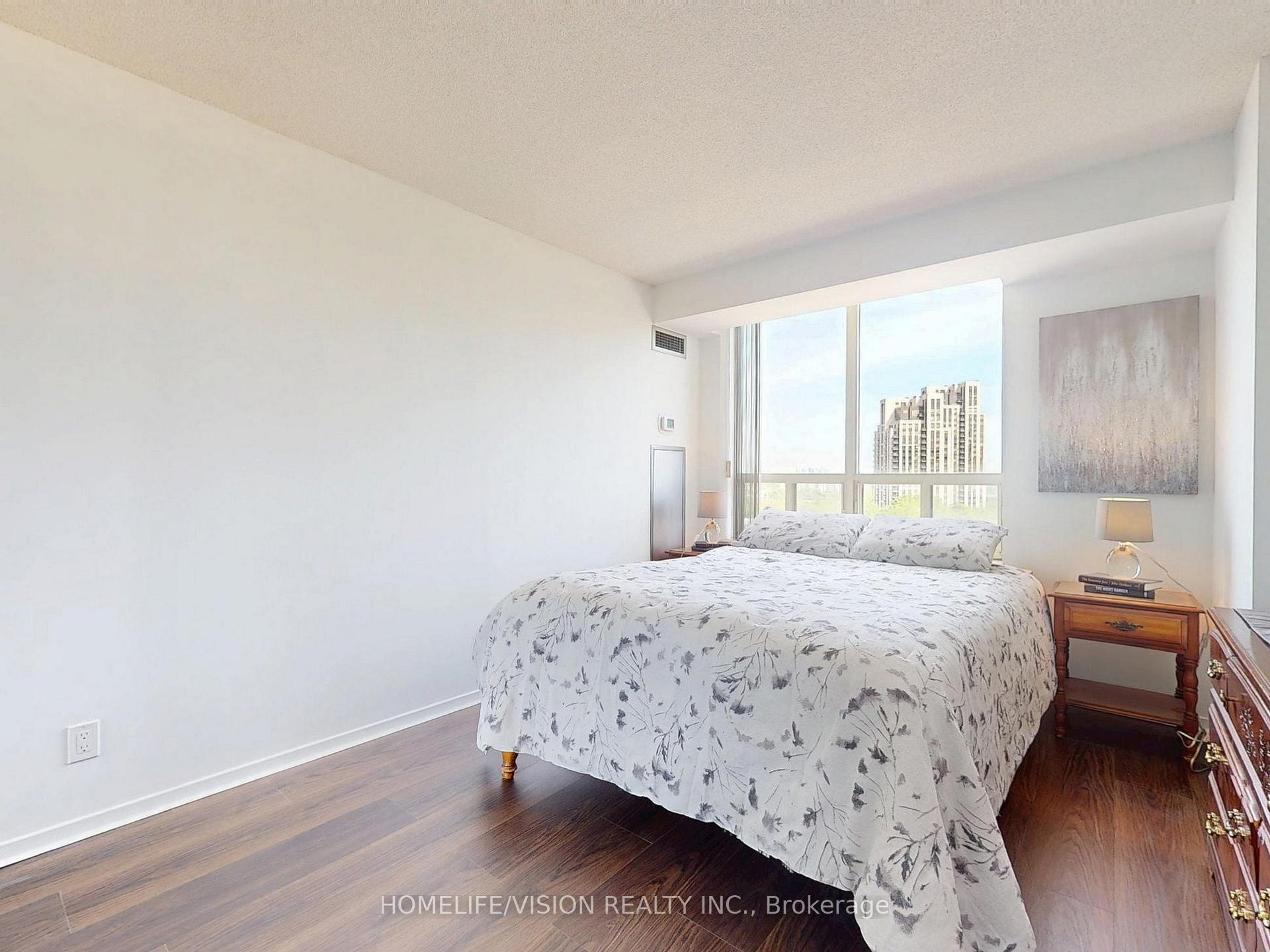 3 Bedrooms Condo at 205 Wynford, Toronto For sale