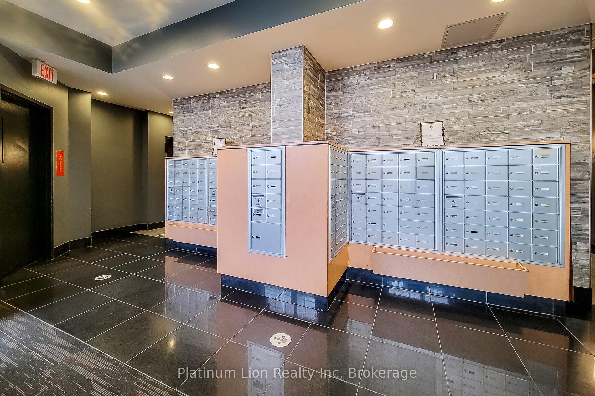 2 Bedrooms Condo at 135 James,  Hamilton For sale