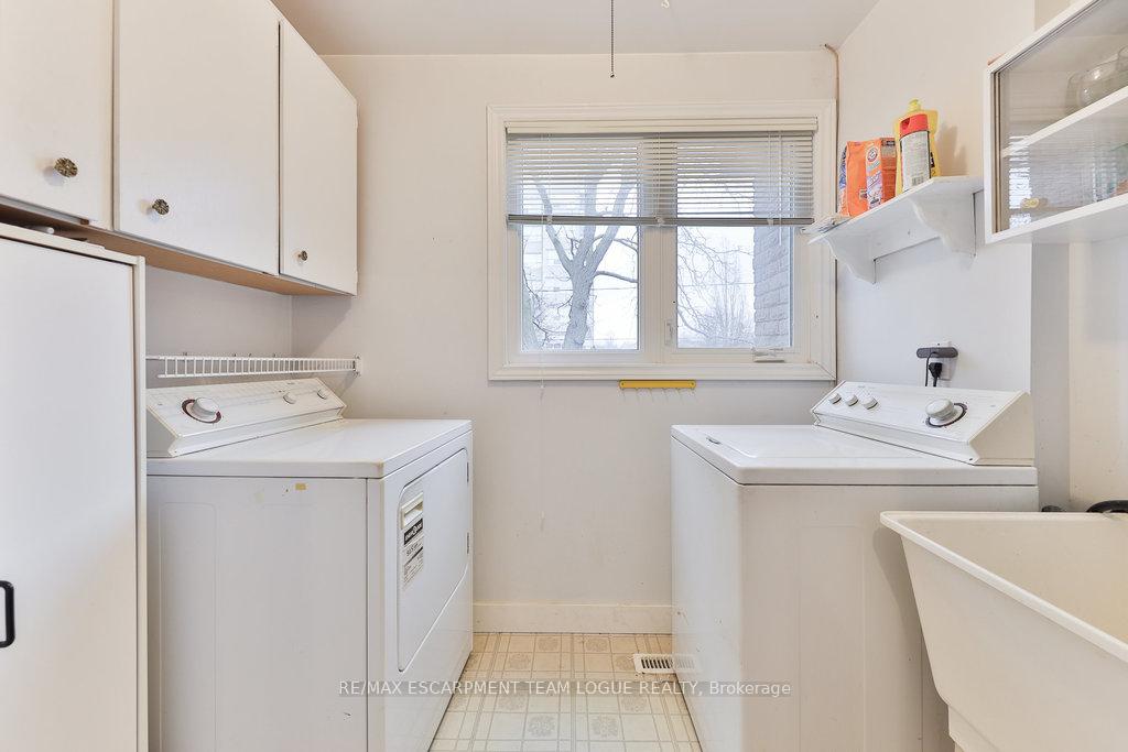 3 Bedrooms Condo at 2278 Marine,  Oakville For sale