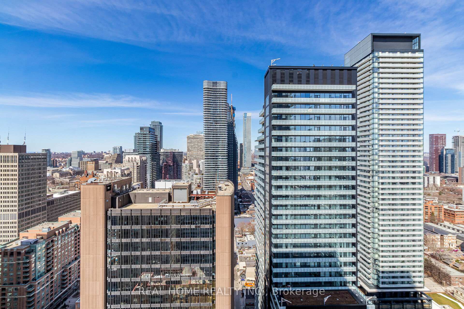 2 Bedrooms Condo at 15 Grenville,  Toronto For sale