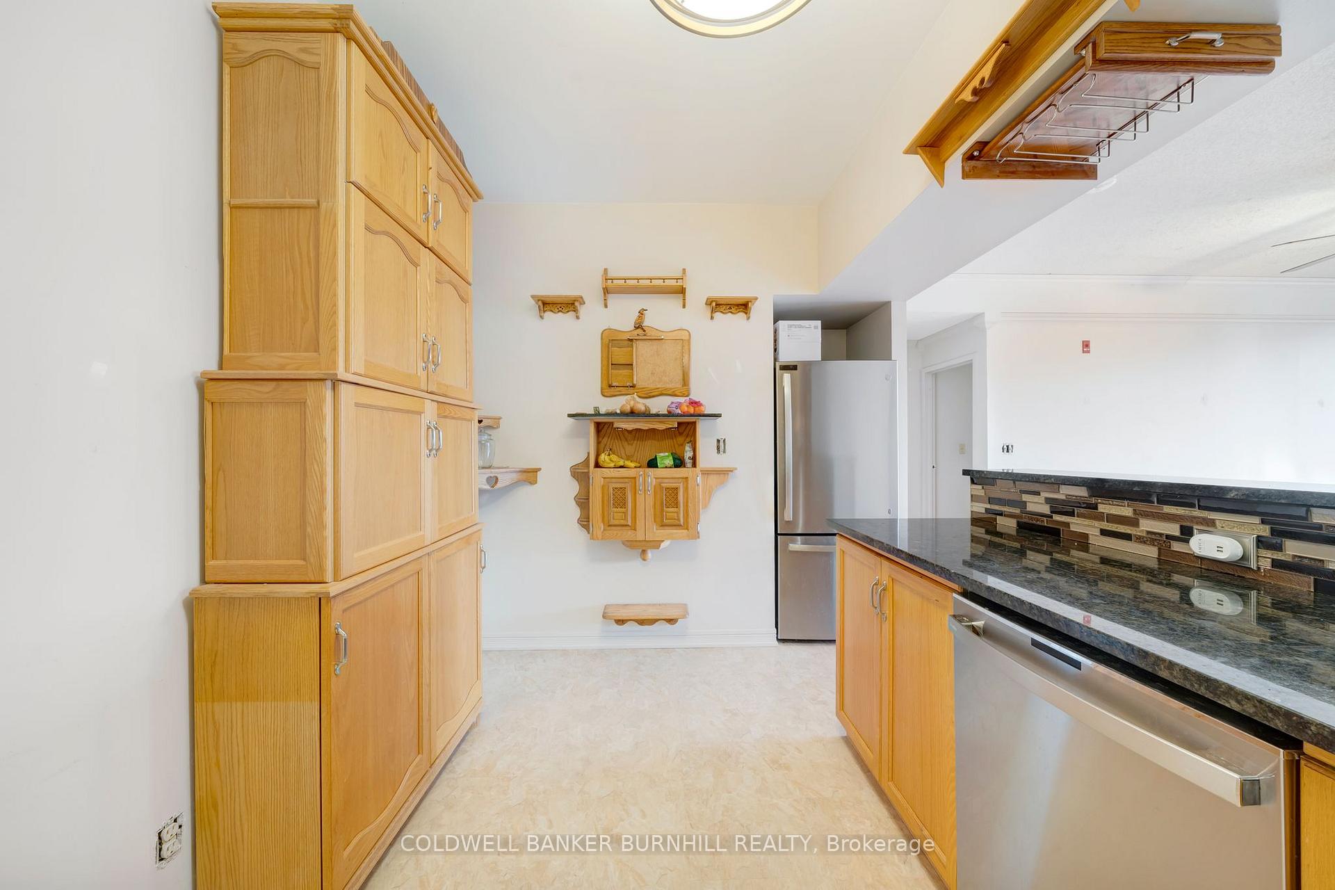 3 Bedrooms Condo at 495 Highway 8,  Hamilton For sale