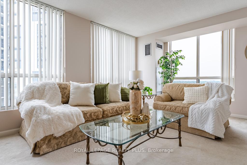 2 Bedrooms Condo at 101 Subway, Toronto For sale