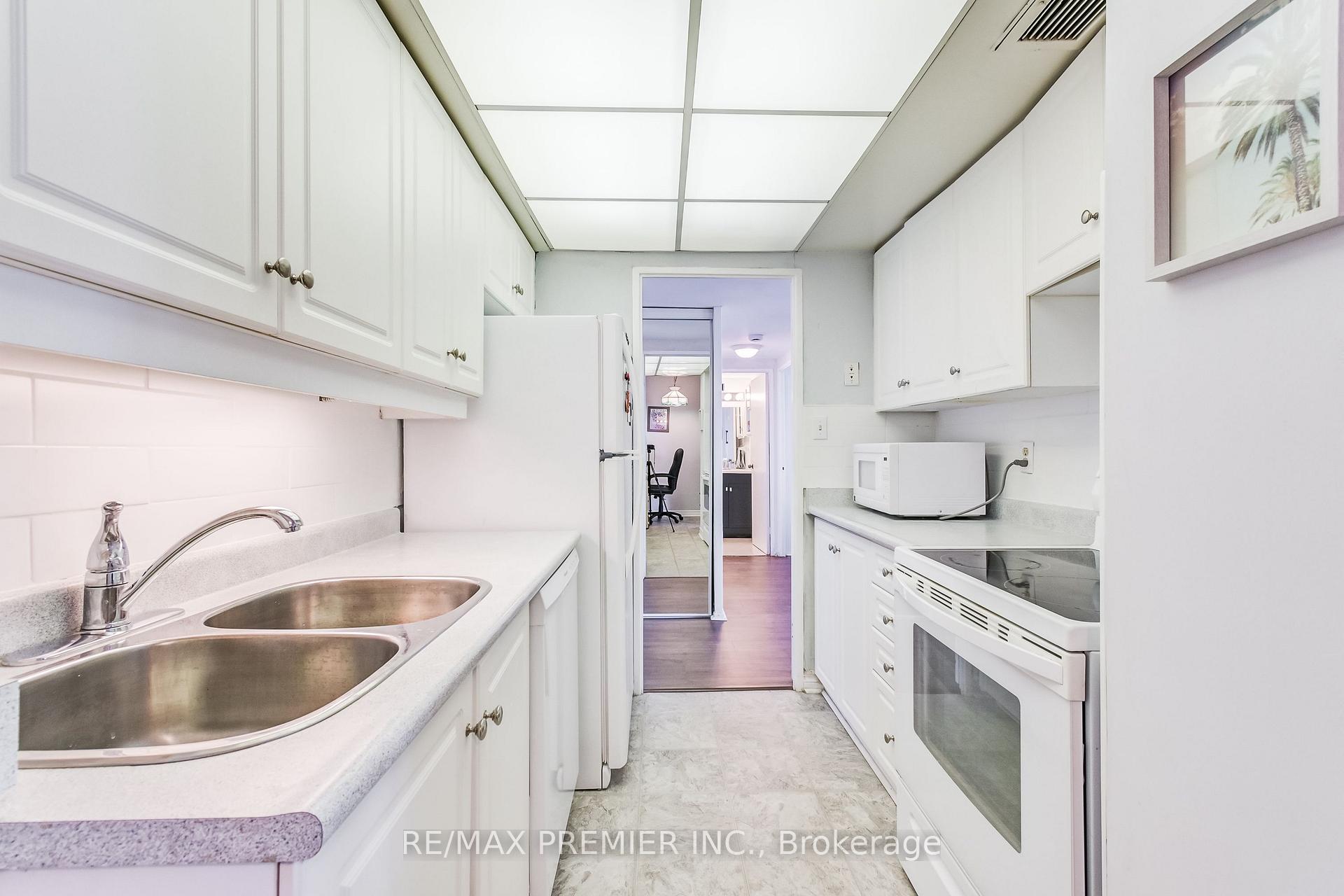 1 Bedroom Condo at 1333 Bloor, Mississauga For sale