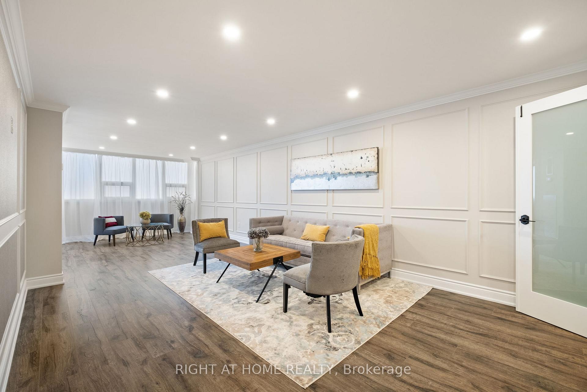 4 Bedrooms Condo at 3303 Don Mills,  Toronto For sale