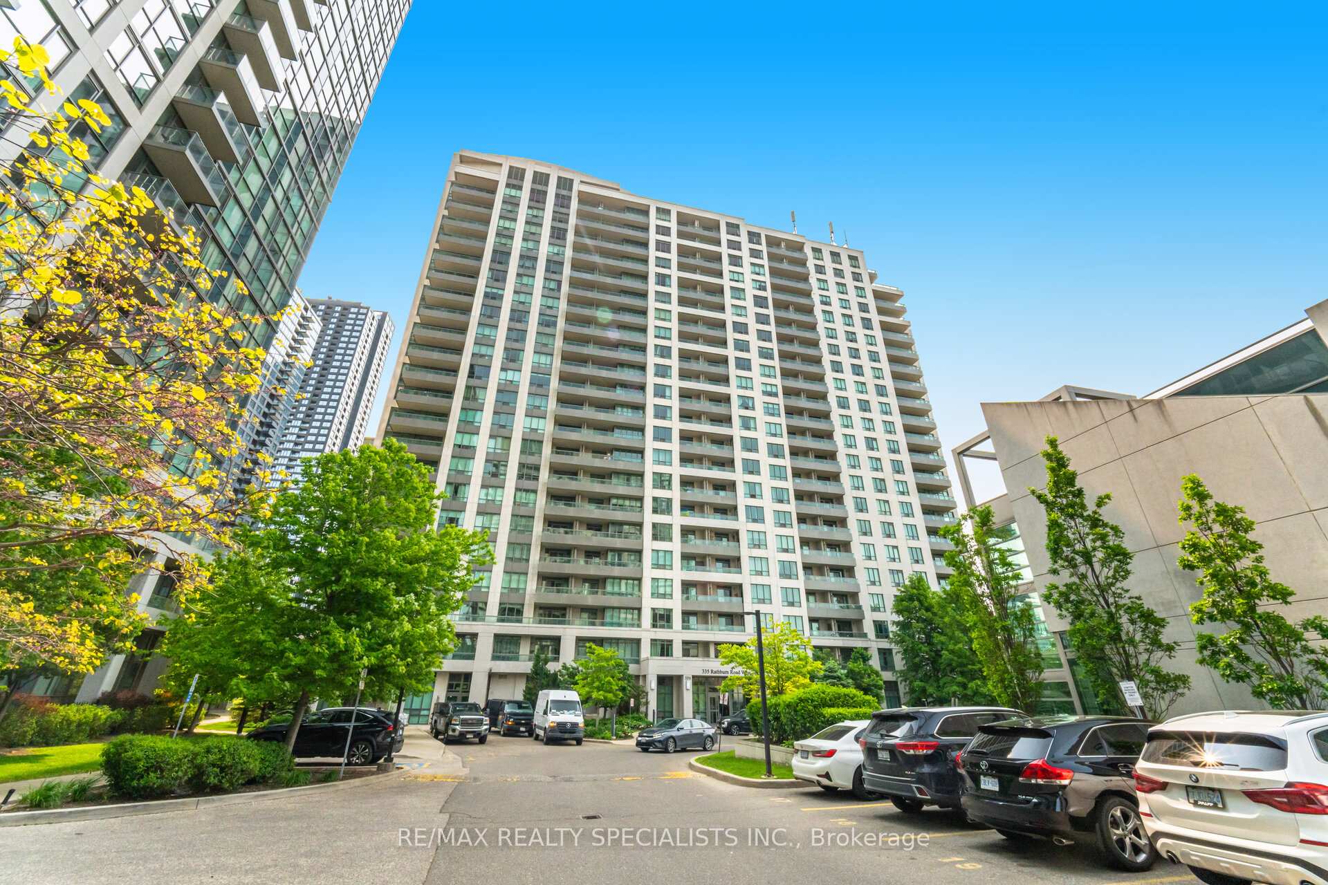2 Bedrooms Condo at 335 Rathburn, Mississauga For sale