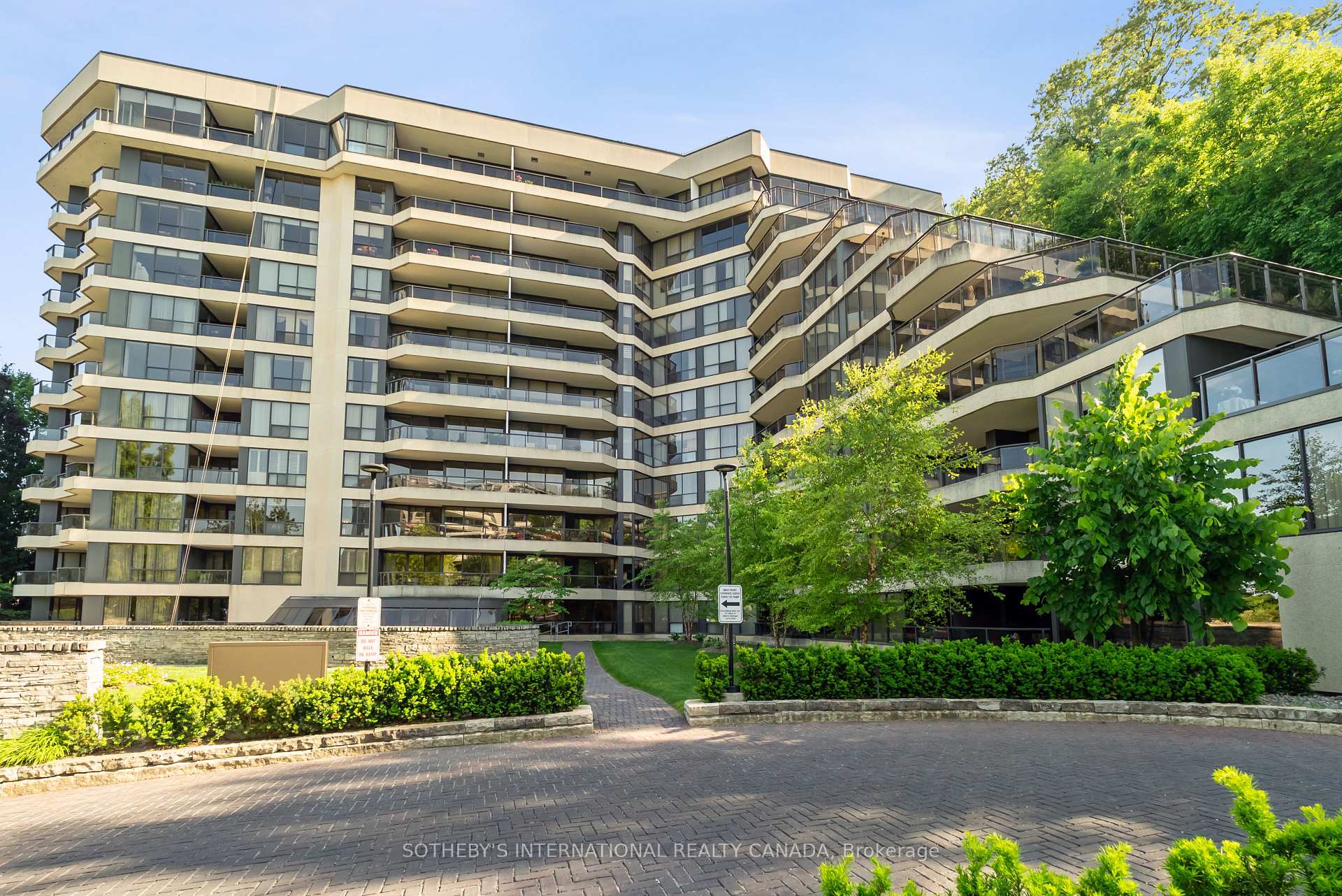 3 Bedrooms Condo at 3900 Yonge, Toronto For sale