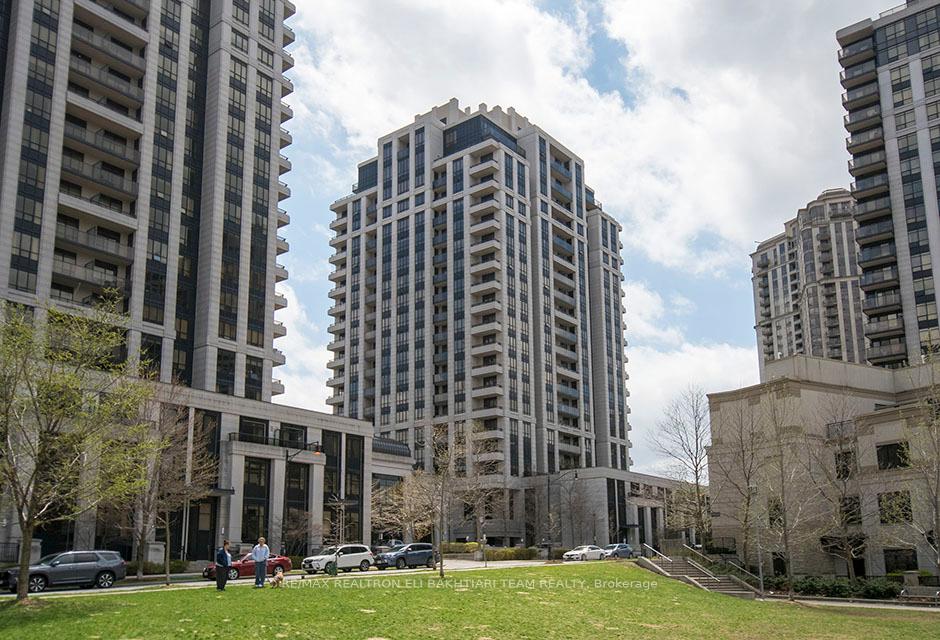 2 Bedrooms Condo at 100 Harrison Garden,  Toronto For sale