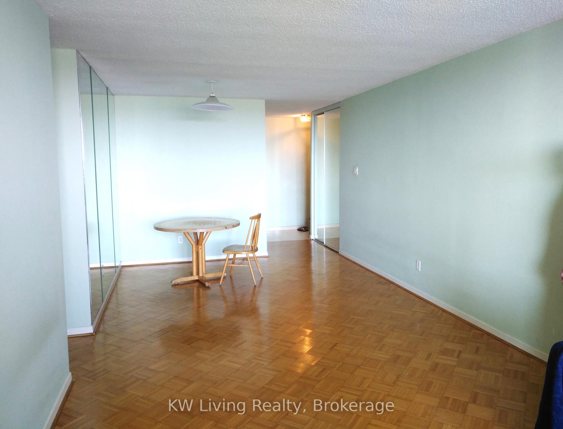 3 Bedrooms Condo at 10 Tangreen, Toronto For sale