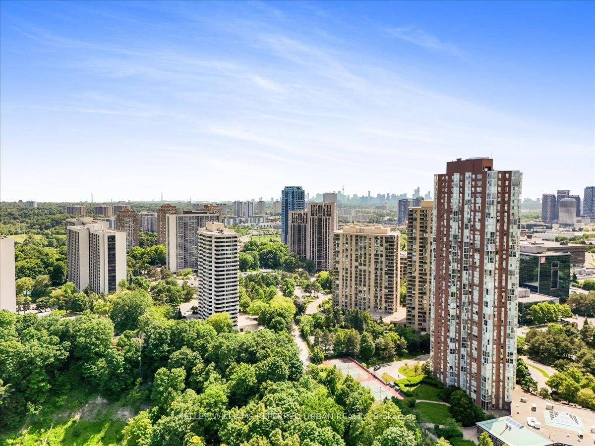 1 Bedroom Condo at 5 Concorde, Toronto For sale