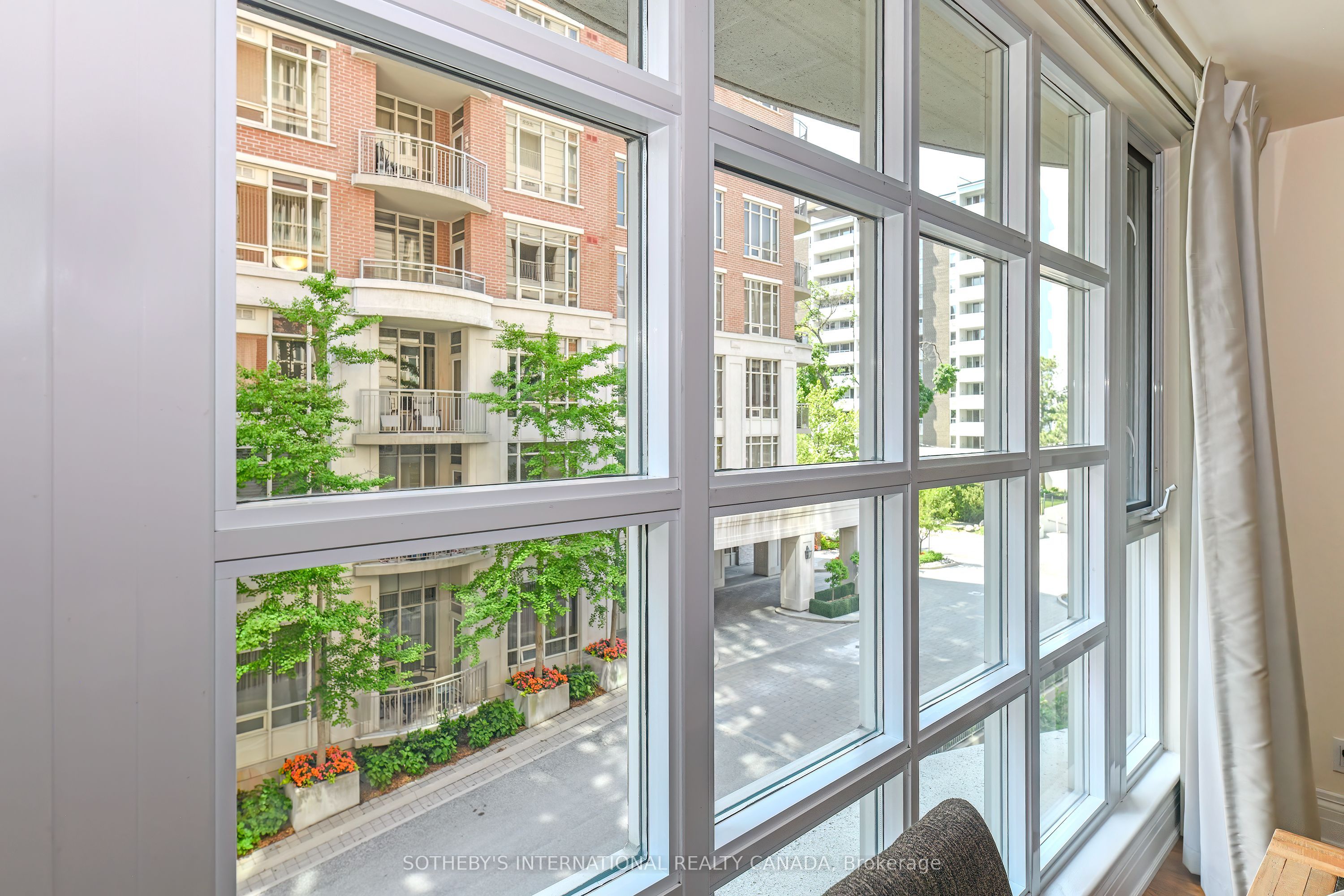 33 Delisle Avenue, #304