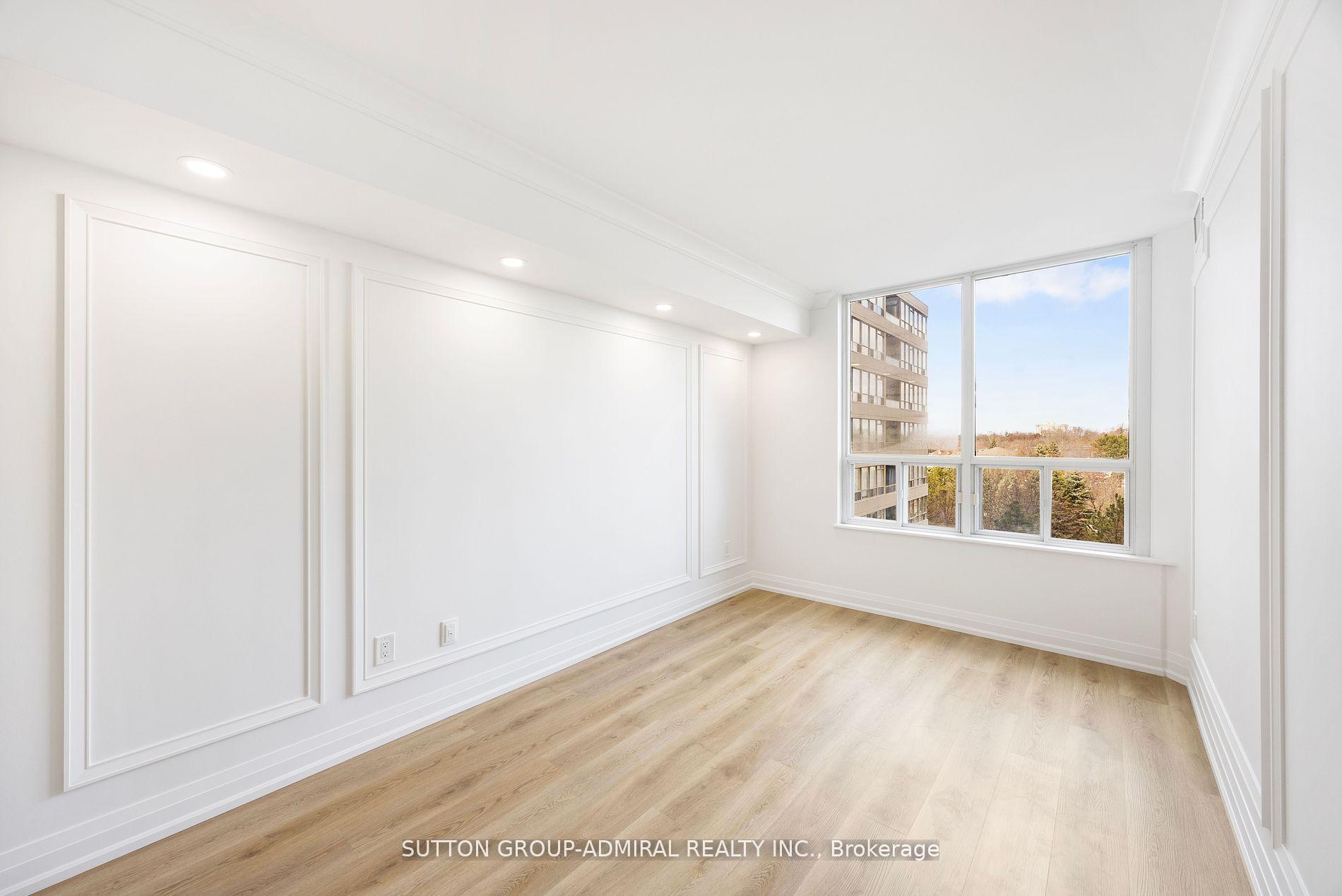 2 Bedrooms Condo at 11 Townsgate,  Vaughan For sale
