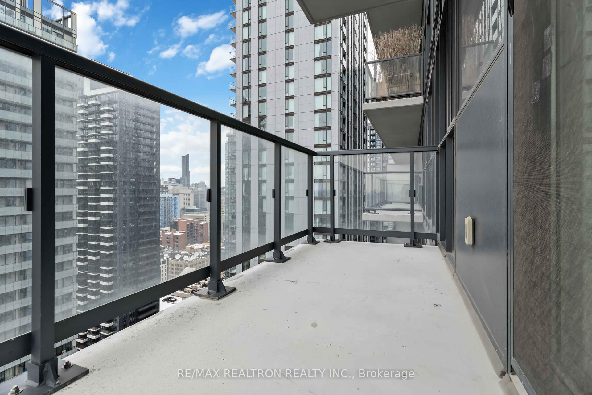 1 Bedroom Condo at 87 Peter,  Toronto For sale