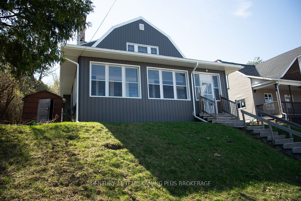640 Brewster