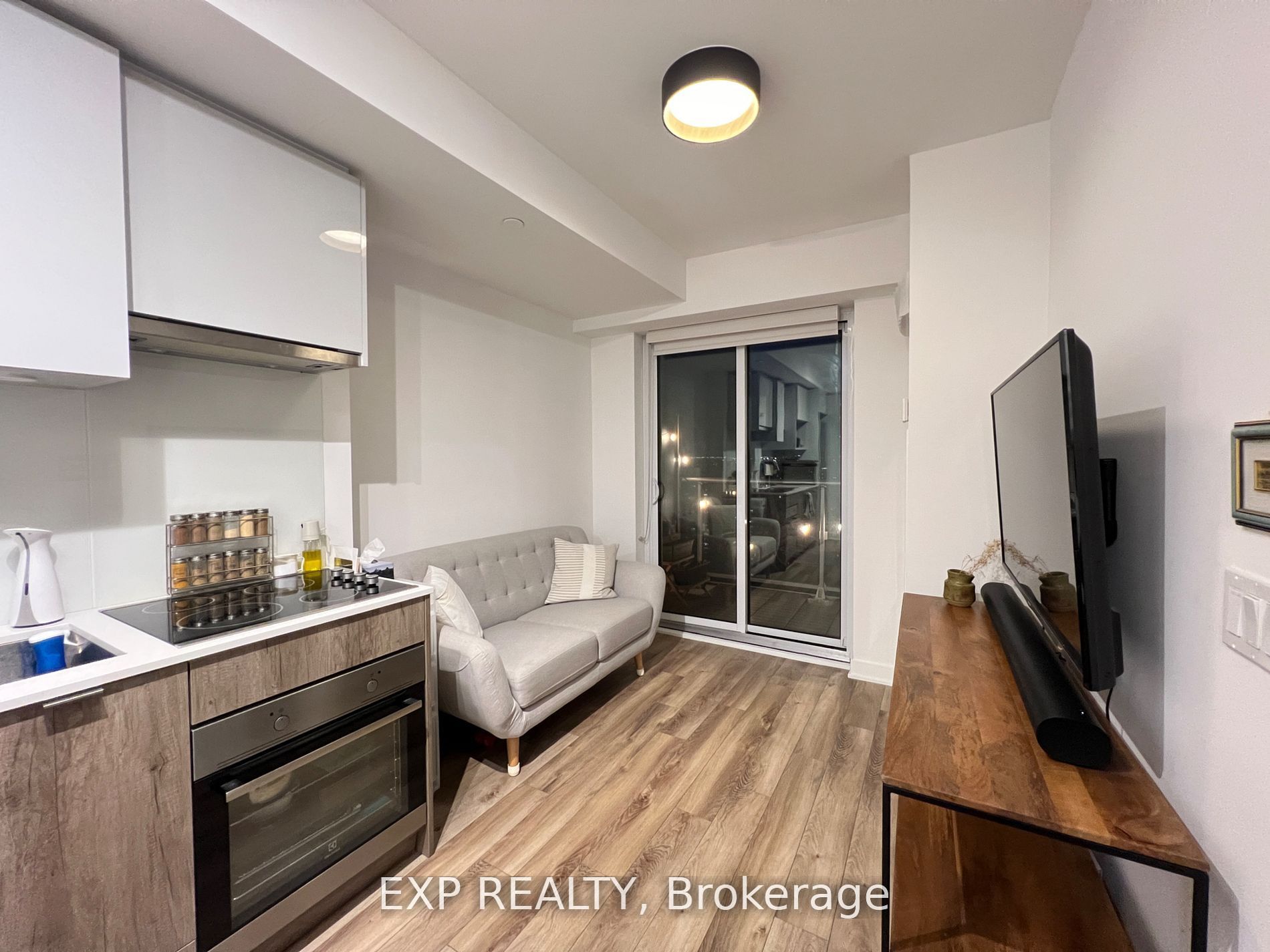195 Redpath Avenue, #3013
