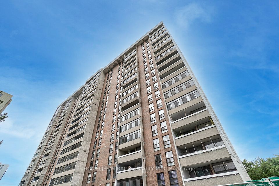 #1703 - 15 Kensington Road, Brampton, ON L6T 3W2