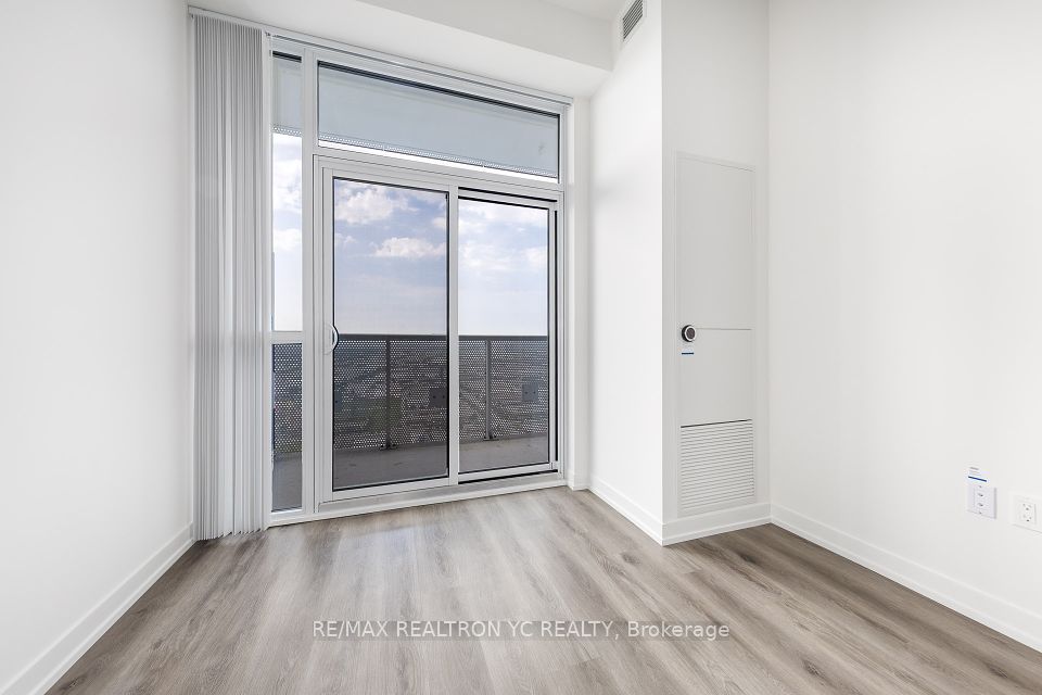 225 Commerce