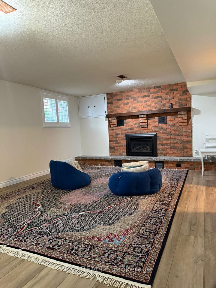 15 Laguna Crescent, St. Catharines, ON L2M 6Z9