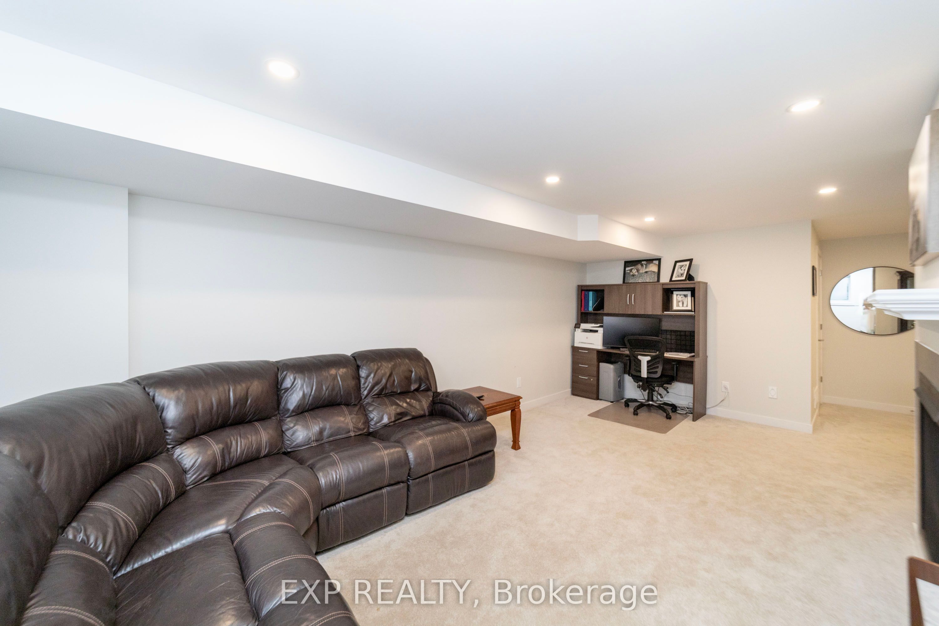 230 FINSBURY Avenue, Stittsville - Munster - Richmond 8203 - Stittsville (South)