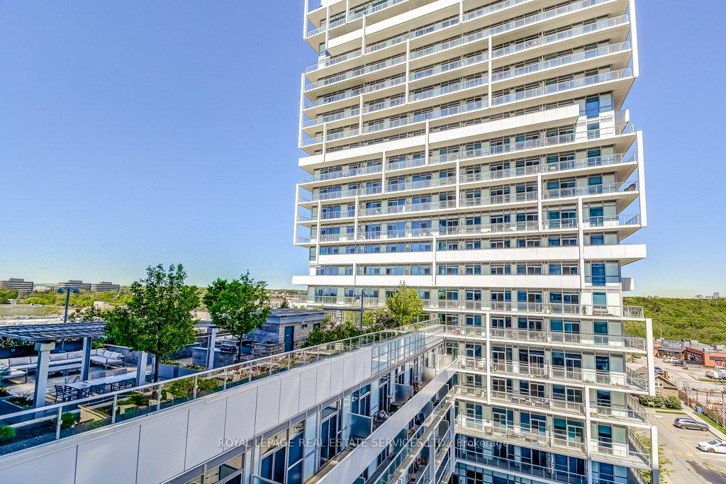 2 Bedrooms Condo at 55 Speers, Oakville For sale