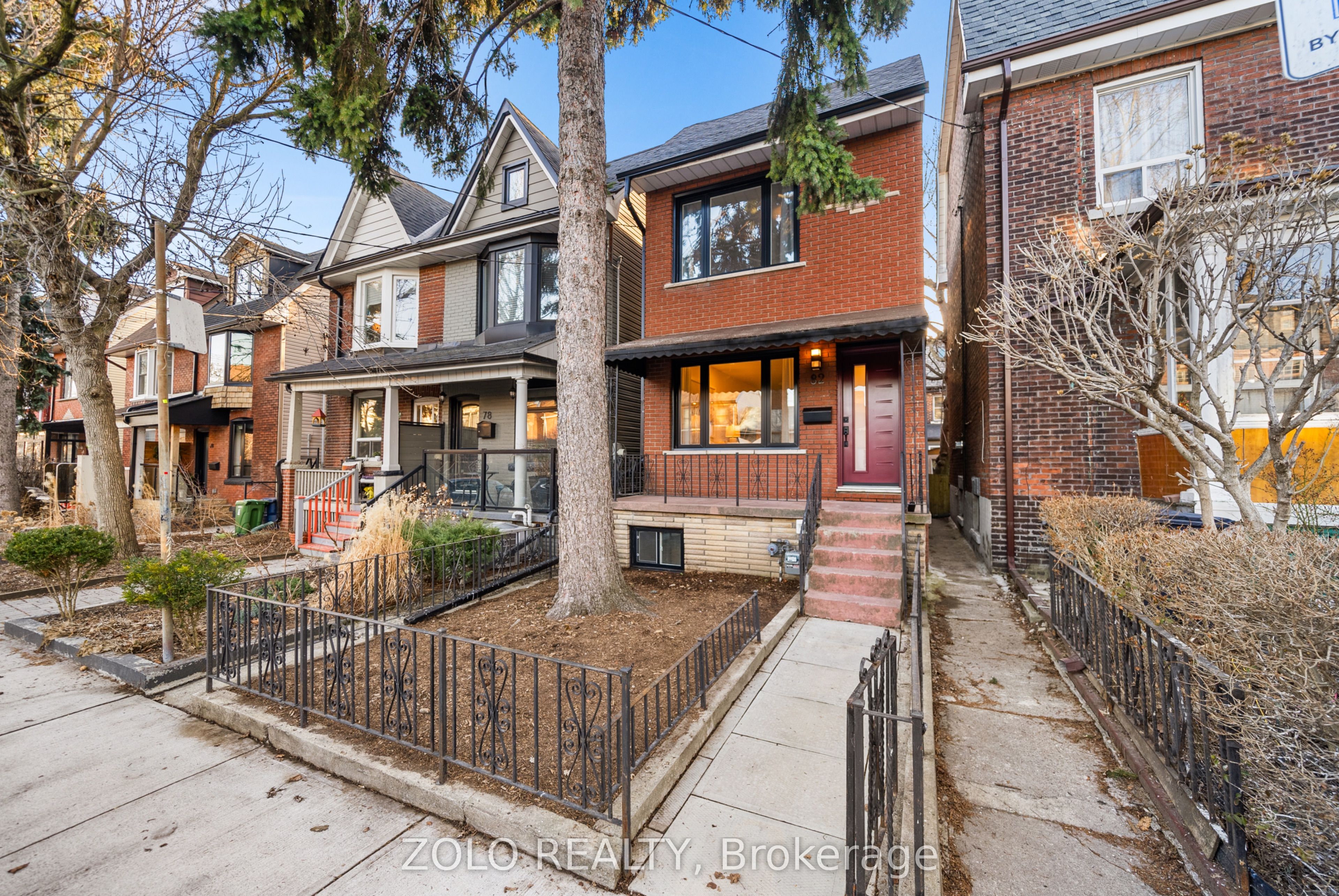 82 Bellwoods Avenue, Toronto, ON M6J 2P4