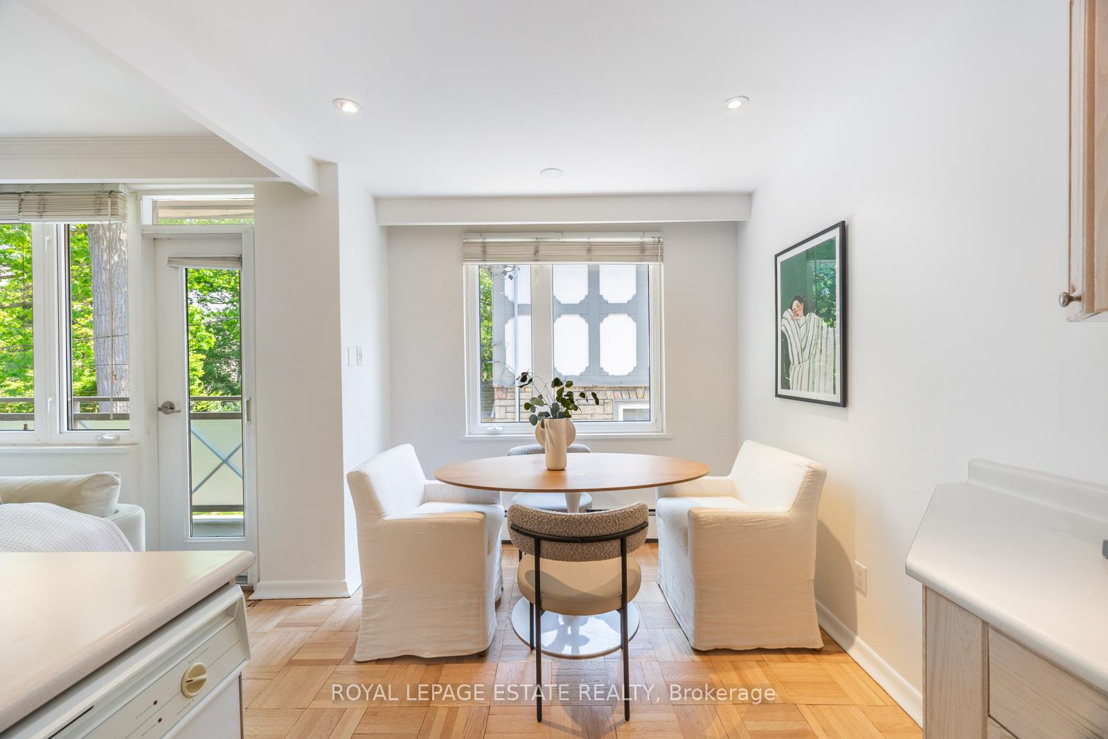 2 Bedrooms Co-op at 21 Benlamond, Toronto For sale