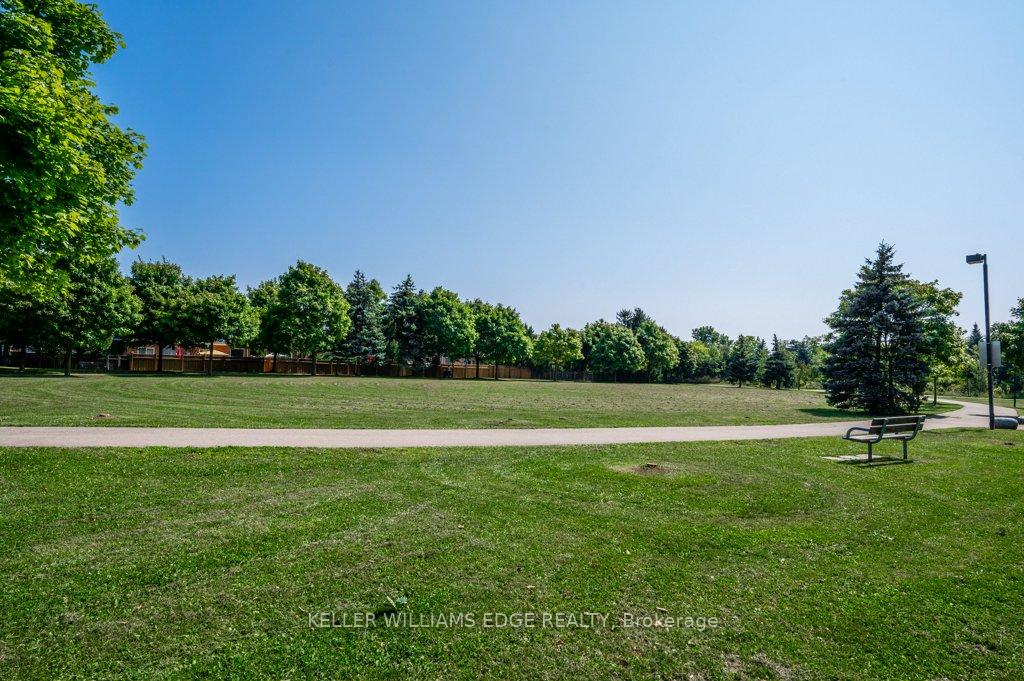 2 Bedrooms Condo at 1150 Parkwest, Mississauga For sale