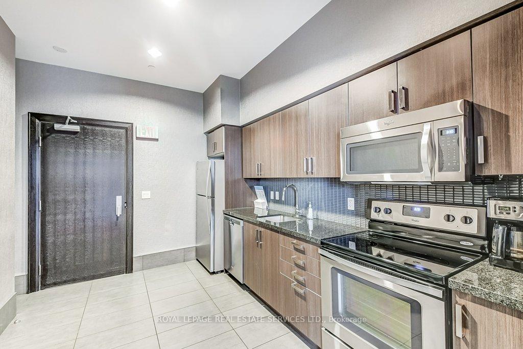 2 Bedrooms Condo at 55 Speers, Oakville For sale