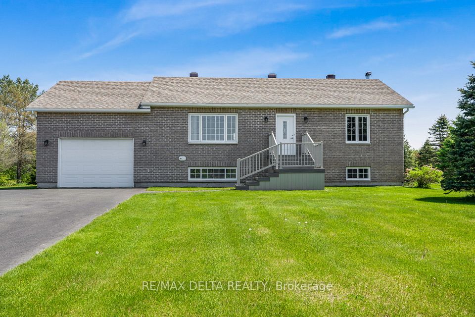 1987 Paul Drive, Clarence-Rockland, ON K0A 1E0