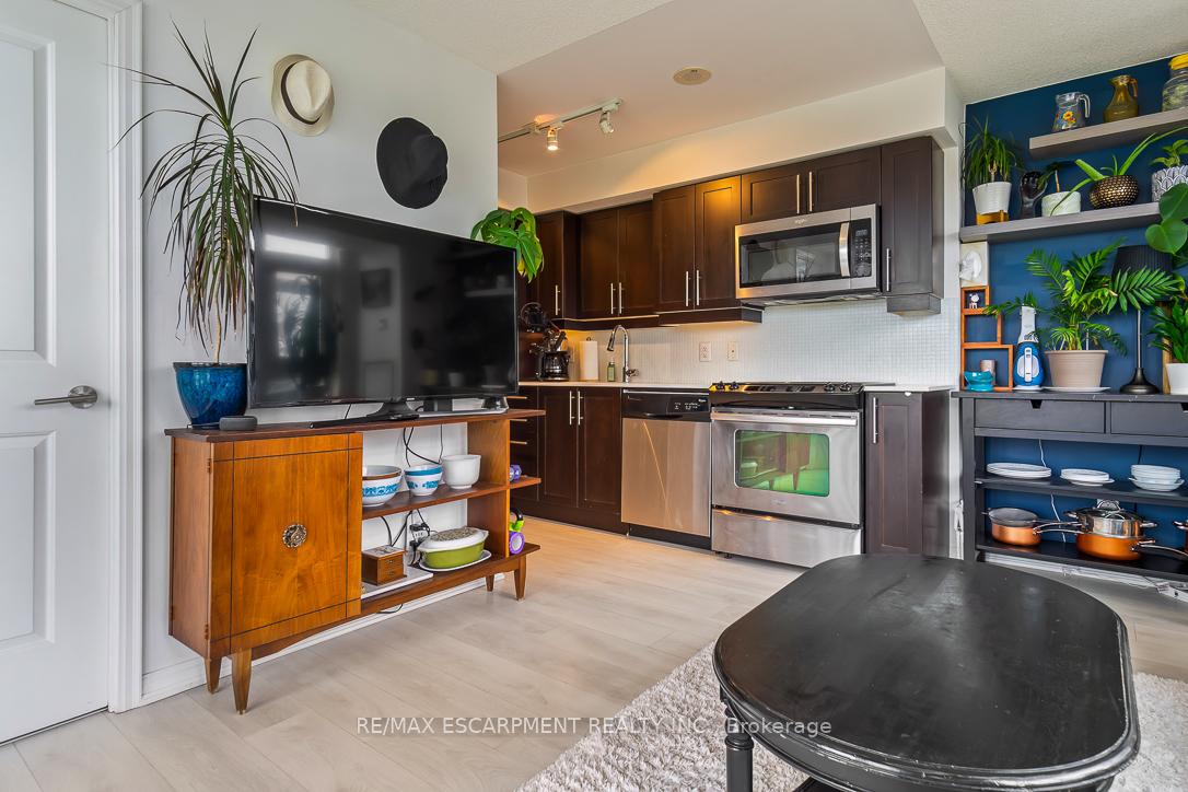 1 Bedroom Condo at 35 Bastion, Toronto For sale
