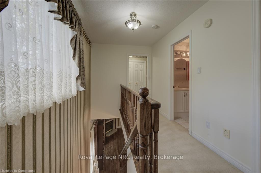 3 Bedrooms Condo at 120 Beddoe, Hamilton For sale