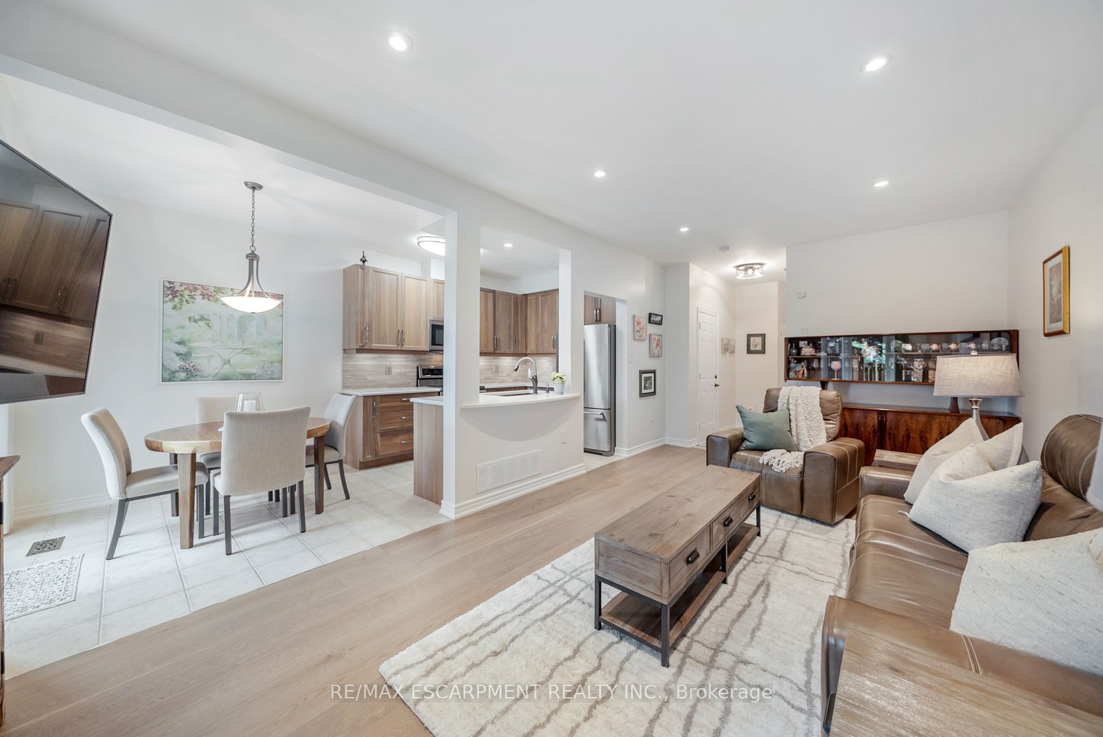 16 OLIVIA Place