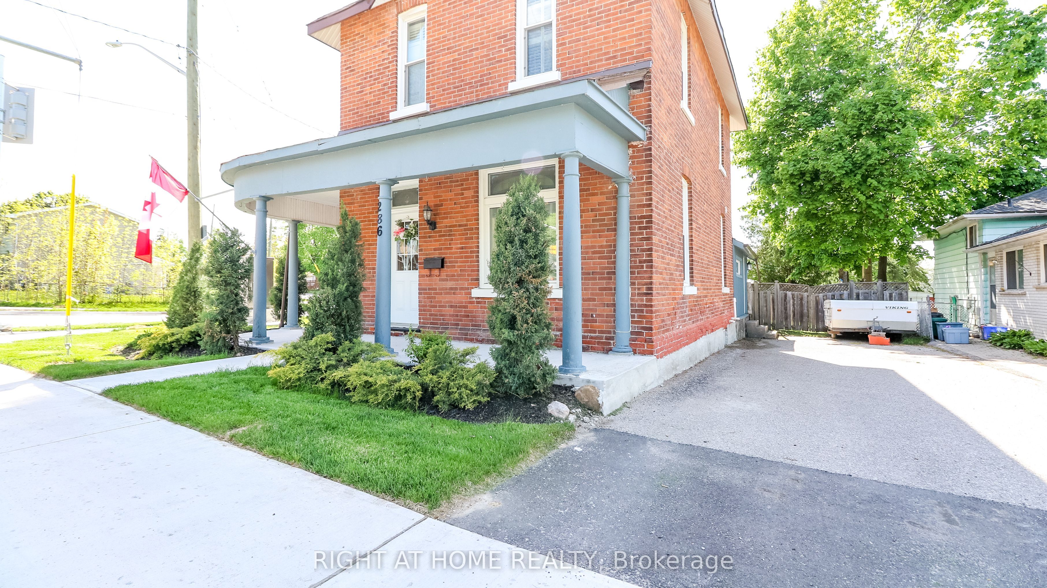 286 Duckworth Street