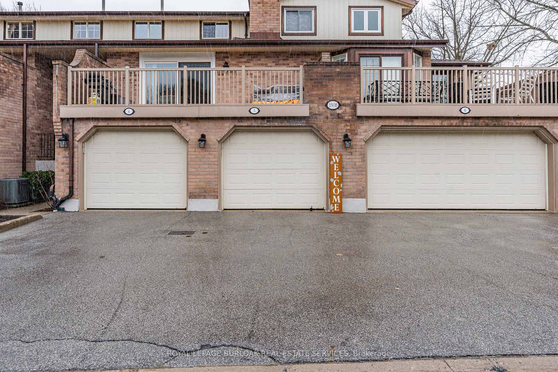 3 Bedrooms Condo at 1508 Upper Middle, Burlington For sale