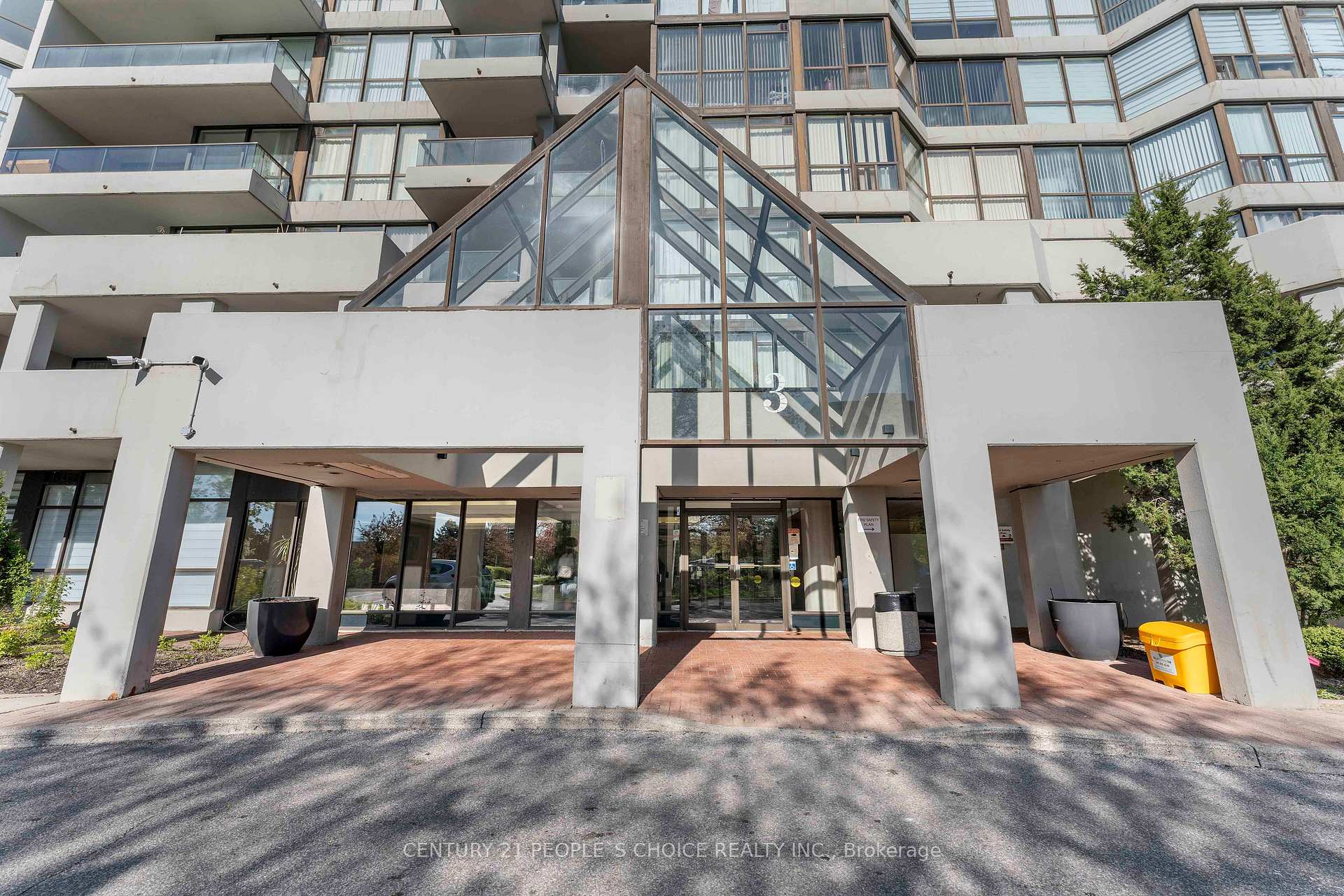 2 Bedrooms Condo at 3 Rowntree, Toronto For sale
